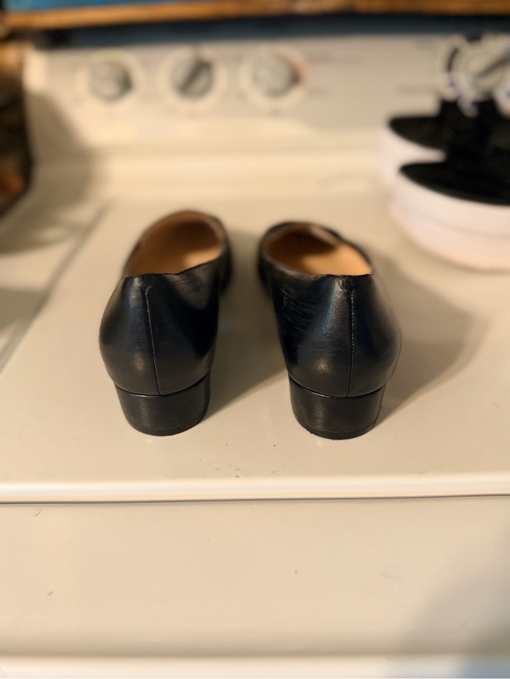 Like new Cole Haan Black Pointed Toe Leather Woven Flats Women’s sz 7.5 - Picture 2 of 7